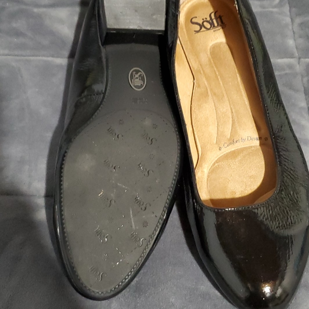 Shoe - Picture 4 of 4